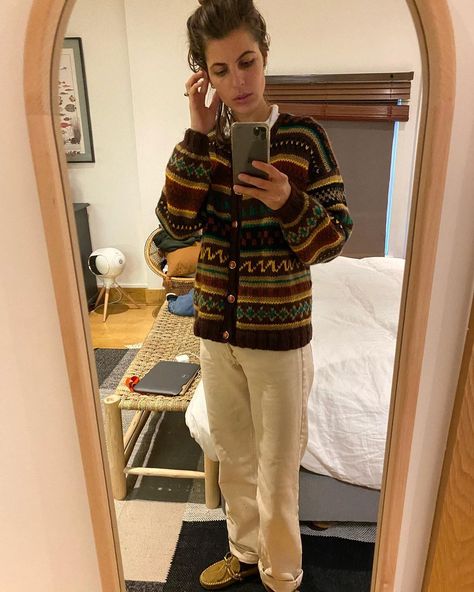 Laura Vidrequin (Roso) on Instagram: “Another day, another 100% second hand outfit” Laura Vidrequin, Second Hand Outfit, Another Day, Two Hands, Christmas Sweaters, Second Hand, Street Style, Closet, On Instagram