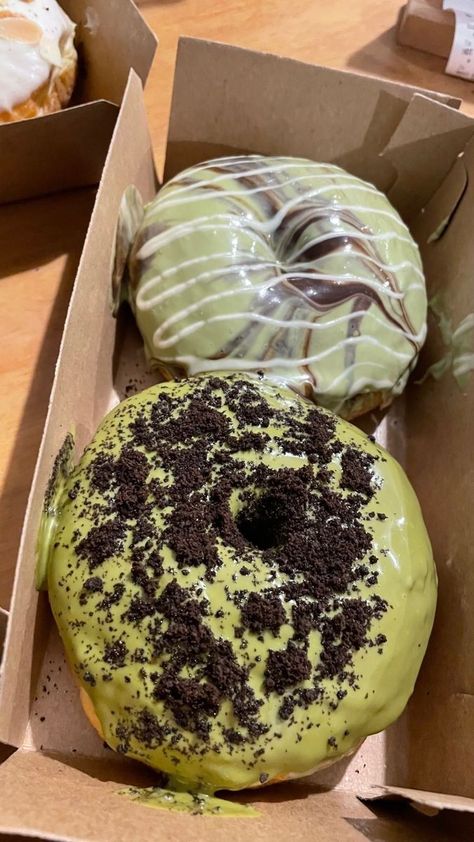 Matcha Donut Aesthetic, Food Captions, Food Gallery, Food Drink Photography, Western Food, Food O, Greens Recipe, Instagram Food, Food Obsession