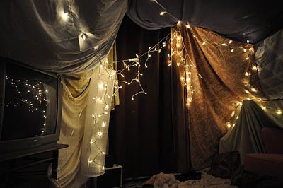 Bedroom Fort, Traditional Beds, Blanket Forts, Kids Play Furniture, Blanket Fort, Star Blanket, Blanket Ladder, Traditional Bed, Pillow Fort