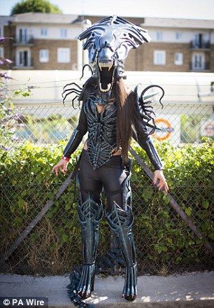 Xenomorph Queen, Alien Costumes, Alien Project, Alien Cosplay, Armadura Cosplay, Game Of Thrones Cosplay, Queen Cosplay, Aliens Vs Predator, Gothic Baby