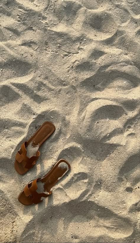 Sandals Aesthetic, Shotting Photo, Summer Feeling, Old Money Aesthetic, Summer Dream, Jolie Photo, Summer Photos, Summer Pictures, Beach Aesthetic