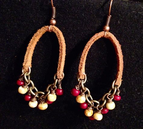 Suede lace with maroon and tan seed beads. #Jewelry #Earrings Suede Lace Jewelry, Cord Earrings, Seed Beads Jewelry, Leather Creations, Anting Manik, Leather Jewelry Making, Handmade Leather Jewelry, Diy Leather Earrings, Ear Art