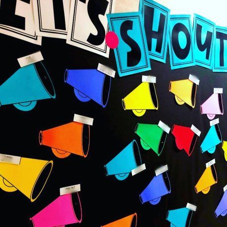 Shoutout Bulletin Board Ideas, Shoutout Board Staff, Student Shout Out Bulletin Board, Staff Shoutouts Bulletin Board, Shout Out Board Ideas, Teacher Shout Out Board, Work Communication Board, Staff Shout Out Bulletin Board, Shout Out Board Employee