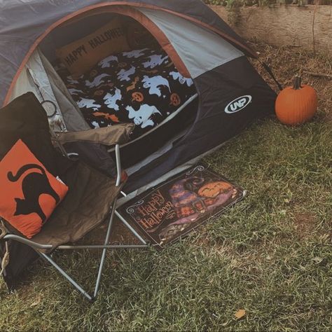 Halloween Campout Ideas, Summer Ween Aesthetic, Camping Autumn Aesthetic, Summerween Ideas Aesthetic, Spooky Summer Aesthetic, Summerween Activities, Summer Halloween Party, Spooky Camping, Summerween Picnic