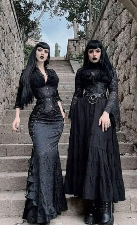 Vampire Goth Fashion, Traditional Goth, Goth Fits, Vampire Clothes, Gothic Outfit, Goth Subculture, Goth Stuff, Goth Outfit, Vampire Goth