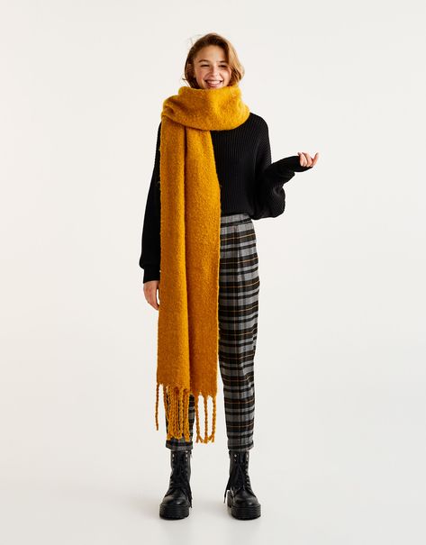 Pull&Bear - woman - gift guide 🎁 - thick scarf with fringe - mustard - 09842301-I2017 Mustard Scarf Outfit, Fair Attire, Scarf Outfit Winter, Embellished Jackets, Mustard Scarf, Autumn Woman, Silk Scarf Design, Thick Scarf, Scarf With Fringe