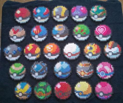 Poke balls perler beads Perler Bead Pokemon Patterns, Hama Beads Pokemon, Pokemon Bead, Perler Creations, Pokemon Perler Beads, Pearl Beads Pattern, Art Perle, Hama Beads Design, Perler Bead Templates