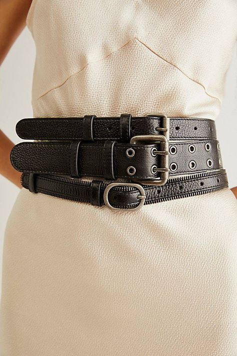 Unnecessary Belts Are the Fall Accessory Trend You NTK About | Who What Wear Multiple Belts, Oversized Band Tee, Simple Pearl Necklace, Nashville Style, Wrap Belt, Studded Belt, Western Boho, Fall Accessories, Buckle Belt