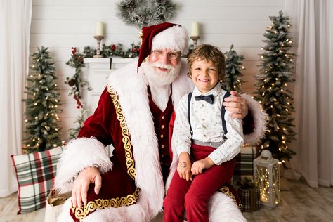 Diy Santa Pictures, Christmas Minis With Santa, Studio Santa Mini Sessions, Santa Session Photography, Cookies With Santa Photography, Pictures With Santa Ideas, Pictures With Santa Backdrop, Santa Pictures Backdrop, Santa Backdrops For Pictures