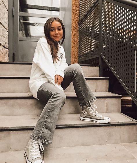 Converse Grey Outfit, Grey Converse Outfits, Grey Converse Outfit, Different Outfit Aesthetics, Outfit Converse, Vsco Outfits, Converse Outfits, Converse Outfit, Ugly Outfits