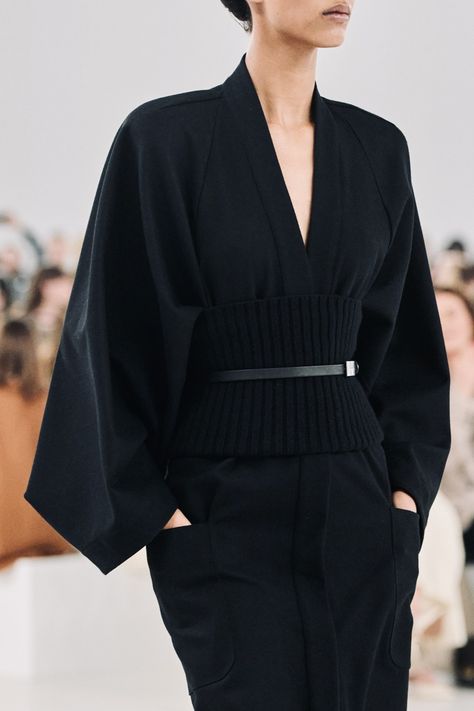 Woman Suit Fashion, Inspiration Mode, Suit Fashion, Seville, Fall 2024, Black Outfit, Max Mara, Classy Outfits, Fashion Inspo Outfits