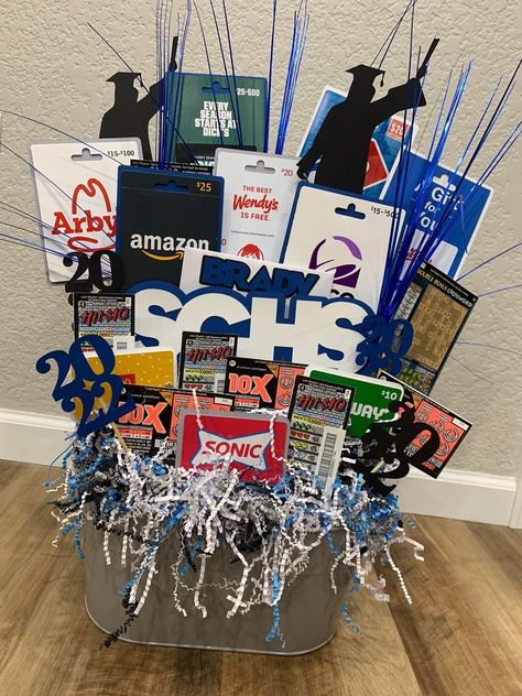 Cute Basket Ideas, High School Graduation Gift Basket, Graduation Gift Basket Ideas, Raffle Gift Basket Ideas, Graduation Basket, College Gift Baskets, Creative Graduation Gifts, Gift Card Basket, Graduation Gift Basket