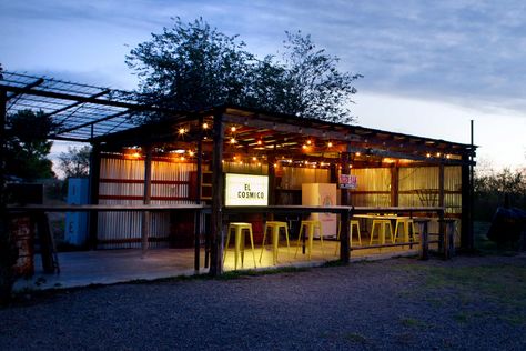 kitchen Rustic Outdoor Bar, Family Vacations In Texas, Marfa Tx, Outdoor Restaurant Design, Marfa Texas, Caravan Interior, Small Luxury Hotels, Beach House Rental, Backyard Paradise