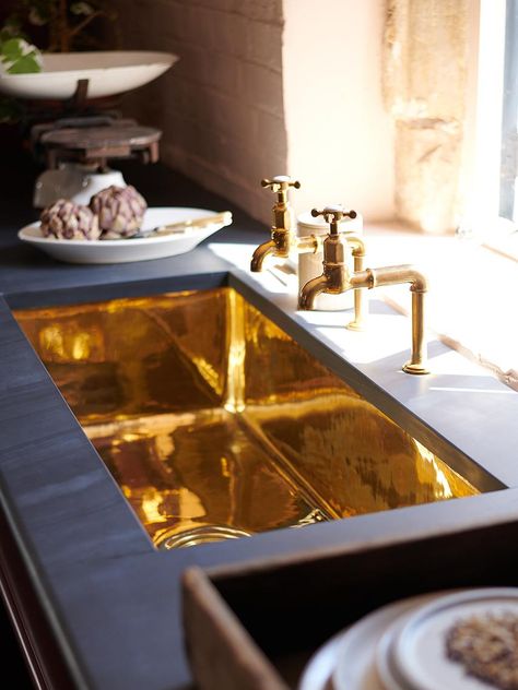 deVOL Polished Brass Single Sink | deVOL Kitchens Sink Trends, Tuscan Farmhouse, Arabescato Marble, Devol Kitchens, Painted Cupboards, Butler Sink, Fabulous Kitchens, Inset Sink, Brass Sink