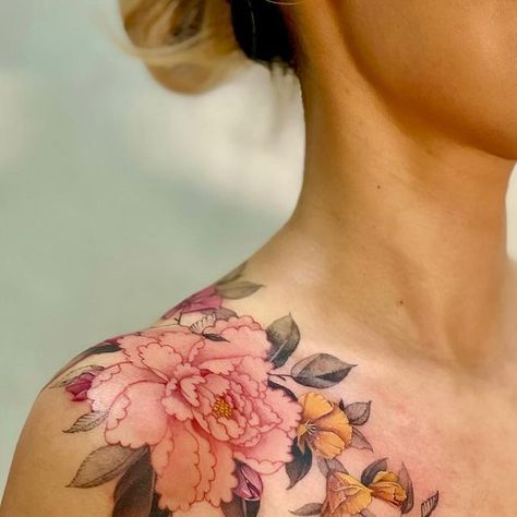 Dani on Instagram: "Traditional Korean painting style peony and hibiscus with some other flowers of her choice.

#nyctattoo" Peony Back Tattoo, Nyc Tattoo, Korean Painting, Traditional Korean, Back Tattoo, Painting Style, Hibiscus, Peonies, Tattoos