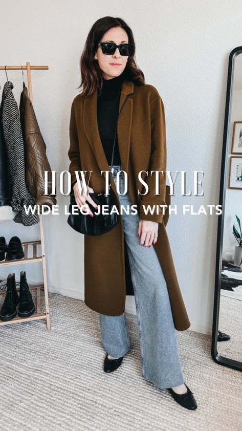 Flare Jeans With Loafers, Wide Leg Jeans Shoes Style, Wide Leg Jeans With Flats, Loafers Wide Leg Pants, Shoes To Wear With Wide Leg Jeans, Professor Costume, How To Wear Wide Leg Jeans, Wide Leg Jeans Shoes, How To Style Wide Leg Jeans