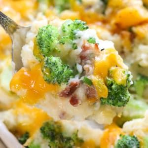 Broccoli Potato Casserole, Cheesy Broccoli Potatoes, Family Favorite Casseroles, Ham And Potato Casserole, Broccoli Potato, Potato Broccoli, Broccoli And Potatoes, Mashed Potato Casserole, Ham Potato