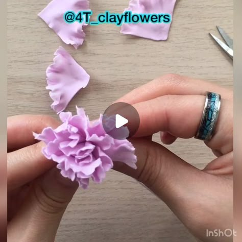 Clay Tutorials Videos, Cold Porcelain Flowers Tutorial, Polymer Flowers Tutorial, Flowers Fondant, Clay Flowers How To Make, Clay Flowers Tutorial, Clay Flower Tutorial, Polymer Clay Flowers Tutorial, Clay Flowers How To Make Easy