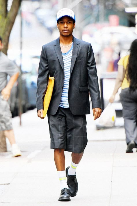 A$AP Rocky's Outfit Shows He Isn't Scared of the Blazer/Shorts Combo Artist Look Outfit, Rocky Outfits, Blazer Streetwear, Asap Rocky Outfits, Blazer Outfits Men, October Fashion, Couple Fits, Mens Shorts Outfits, Tailored Shorts