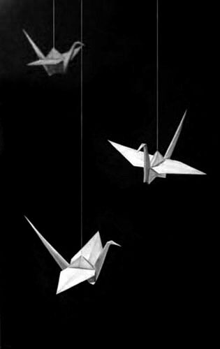 Origami Bird Aesthetic, Paper Crane Wallpaper, Manacled Paper Crane, Paper Cranes Aesthetic, Crane Aesthetic, Honey Combs, Paper Cranes, Dorm Posters, Origami Design