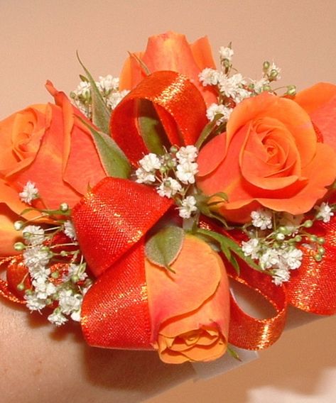 Orange Prom Flowers, Pink And Orange Corsage, Orange Prom Corsage, Orange And White Corsage, Prom Flowers Corsage Orange, Orange Corsage, Daisy Boutonniere, Red Rose Boutonniere, Rose Wrist Corsage