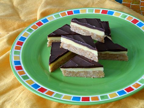 This no-bake dessert combines classic Rice Krispy treats, peanut butter, pudding and chocolate for a multi-layered dessert that everyone will love. Great for making and taking with you, so they’re perfect for parties, barbecues and potlucks. They are pretty sweet though! So, if you have a sweet tooth, you’re going to love these bars. IRead More » No Bake Cookie Recipes, Pb Bars, Pudding Bars, Baked Pudding, Peanut Butter Pudding, Pudding Bar, Yummy Bars, No Bake Cookie, Bars Chocolate