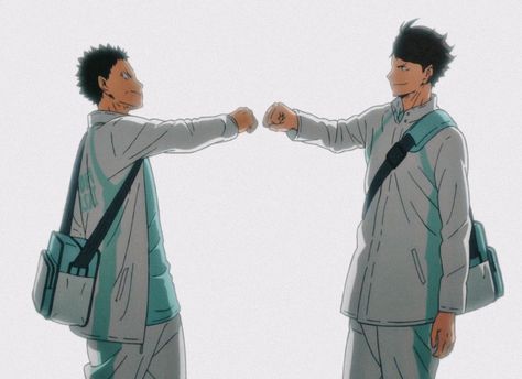 Iwaizumi And Oikawa, Oikawa And Iwaizumi, Aoba Johsai, Iwaizumi Hajime, Oikawa Tooru, Haikyuu Ships, Haikyuu Characters, Big Love, Haikyu!!