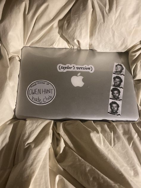 Macbook Air Case Aesthetic Stickers, Macbook Aesthetic Case, Macbook Aesthetic Stickers, Chromebook Aesthetic, Macbook Air Aesthetic, Macbook Case Aesthetic, Mac Aesthetic, Aesthetic Cases, Macbook Aesthetic