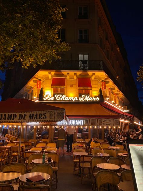 Paris food, restaurant, where to eat paris, french cuisine, Paris Restaurant Aesthetic Food, Fancy French Restaurant, Places To Eat In Paris, Eat In Paris, Paris Mood, Dinner In Paris, Paris Food, French Restaurant, Jazz Bar