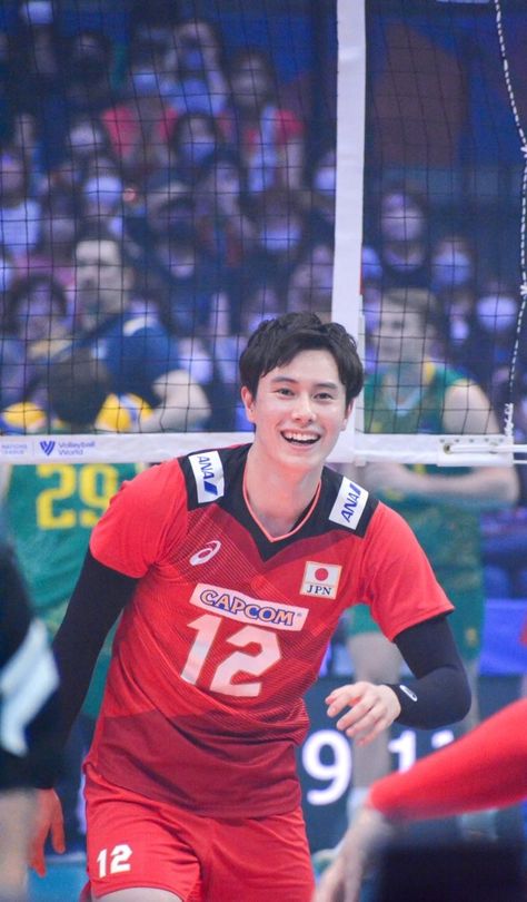 Ran Takahashi Wallpaper Aesthetic, Ran Takahashi Boyfriend Material Wallpaper, Ran Takashi, Ran Takahashi Wallpaper, Famous Volleyball Players, Ran Takahashi, Professional Volleyball, Volleyball Posters, Volleyball Photography