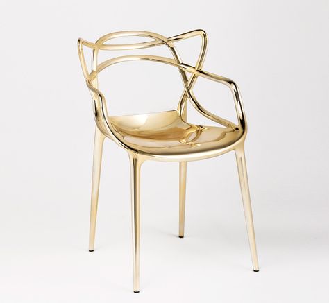 Kartell Gold Masters Chair by Philippe Starck Salone Del Mobile 2014 Kartell Masters Chair, Phillipe Starck, Masters Chair, Tulip Armchair, Eiffel Chair, Gold Chair, Iconic Chairs, Patricia Urquiola, Eero Saarinen