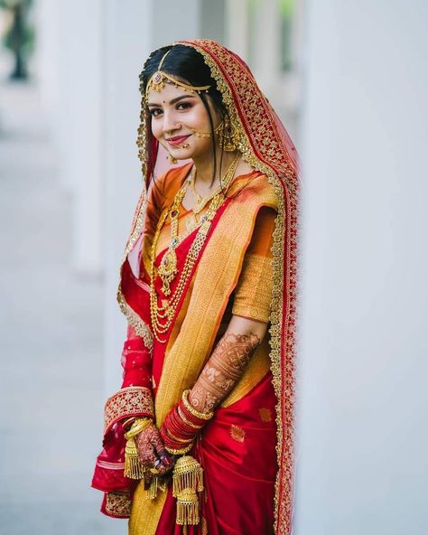 New Bride Look Indian, Bihari Bride, Red Bride, Ethnic Saree, Reception Outfits, Marriage Ideas, Indian Wedding Poses, Bridal Chura, Bridal Makeup Images