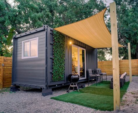 Design Case Mici, Sebastian Florida, Shipping Container Sheds, Container Van House, Backyard Guest Houses, Sea Container Homes, Tiny Container House, Shipping Container Cabin, Sea Containers