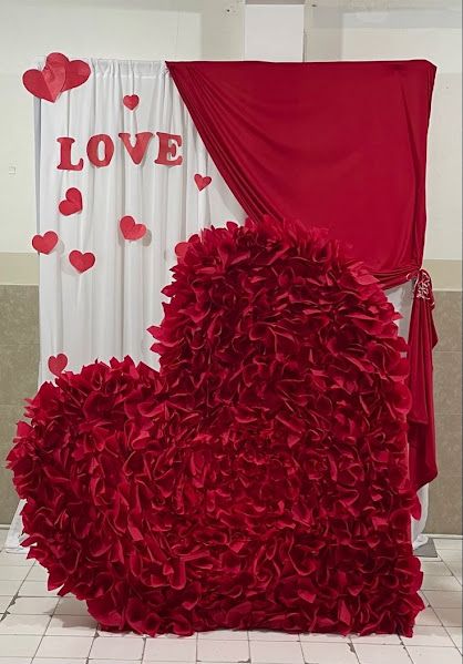 IMG_7527 ‣ Sincere Whisper Paris Prom Theme, Valentines Photo Booth, Valentine Craft Decorations, Valentine Backdrop, Valentines Gift Ideas, Valentine Photo Shoot, Mall Decor, Thoughtful Gift Ideas, Prom Theme