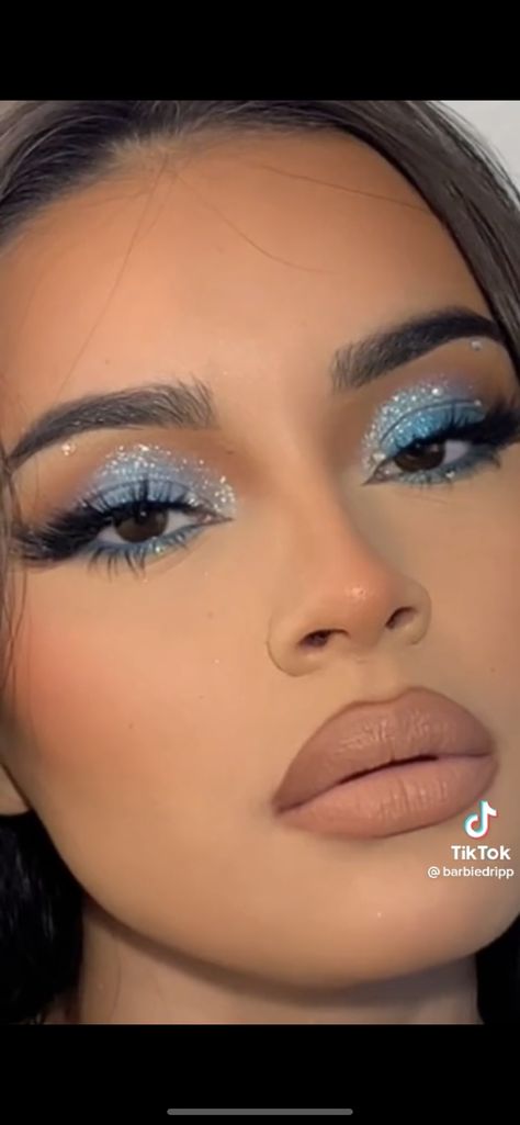 Makeup Ideas For Quinceanera, Quince Makeup, Quinceanera Makeup, Birthday Makeup Looks, Blue Makeup Looks, Prom Eye Makeup, Quinceanera Themes, Eye Makeup Pictures, Eye Makeup Designs