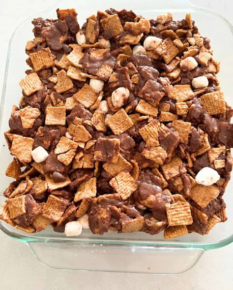 No-Bake Golden Graham S'mores Bars - Recipe Diaries Graham Cereal Smores Bars, Golden Grams Recipes, Chex Cereal Bars Marshmallows, Indoor Smores Golden Grahams, Golden Grahams Treats, Golden Gram Smore Bars, Honey Graham Cereal Treats, Graham Cereal Treats, S’more Bars Golden Grahams