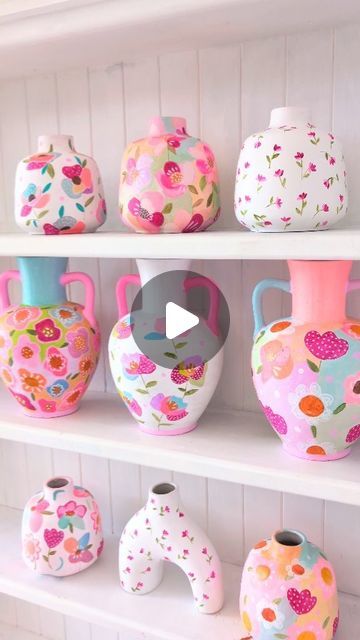 Emily Birks Art on Instagram: "Mother's Day Vase collection now available online 🌷   Hand painted floral ceramic vases - Free shipping Australia wide   .  #interiorstyling #colourfuldecor #moreismoredecor #colourpalette #colourfulart #colourmyhome #moreismoredecor #artreels #australianartist #prettyflorals" Painting Ceramic Vases Diy, Painted Vases Ideas, Ceramic Vase Painting Ideas, Vase Painting Ideas, Handpainted Vase, Vase Pampas, Funky Vases, Colorful Vase, Hand Painted Vase