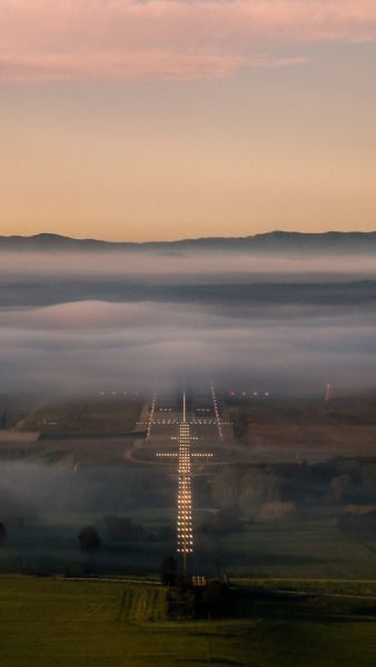 #airport #runway #lights Aesthetic Aviation Wallpaper, Plane Pilot Aesthetic, B777 Wallpaper, Aviation Aesthetic Wallpaper, Air Plane Wallpaper, Pilot Wallpaper Airplane, Cockpit Aesthetic, Airplane Wallpaper Aesthetic, Cockpit Wallpaper