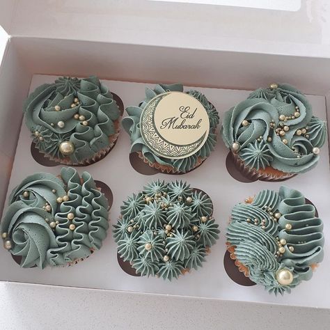 Eid Mubarak Cupcakes Ideas, Eid Mubarak Cupcakes, Eid Cupcakes Ideas, Ramadan Cupcakes, Eid Cupcakes, Eid Sweets, Eid Boxes, Bakery Business Plan, Eid Ideas