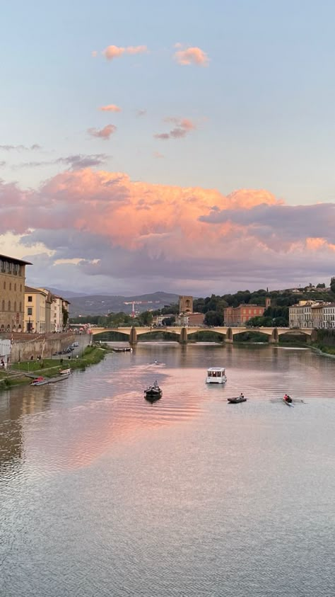 florence sunset Florence Sunset, Italy Sunset, Italy Summer, Italy Aesthetic, Round The World, European Summer, Florence Italy, Pretty Places, Travel Itinerary