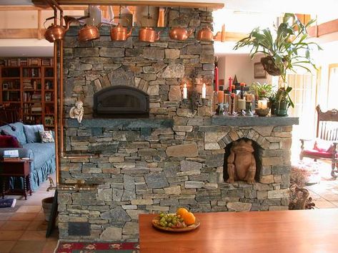 Back of masonry fireplace with place for bread oven on kitchen side. Masonry Stove, Masonry Oven, Green Building Concept, Masonry Heaters, Cob Homes, Masonry Heater, Brick Ovens, Oven Fireplace, Timber Stair