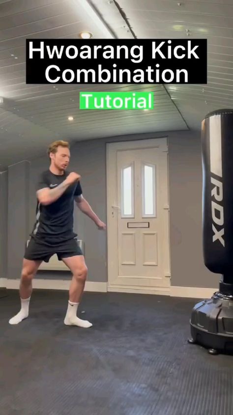 Hwoarang Kick Combination Boxing Workout Routine, Martial Arts Training Equipment, Boxing Practice, Karate Moves, Martial Arts Moves, Fighter Workout, Boxing Training Workout, Mixed Martial Arts Training, Boxing Techniques