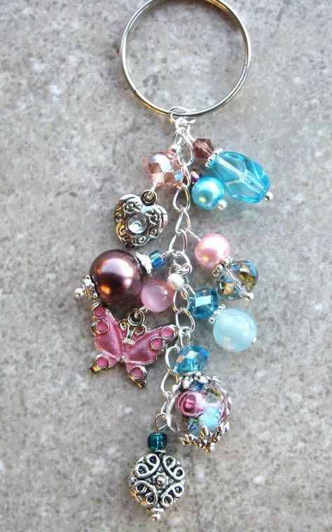 ** Beaded Keychains @boredart Tassen Hanger, Purse Charms Diy, Bracelets Liberty, Chain Ideas, Anting Manik, Keychain Ideas, Handmade Keychains, Planner Charms, Bag Charms