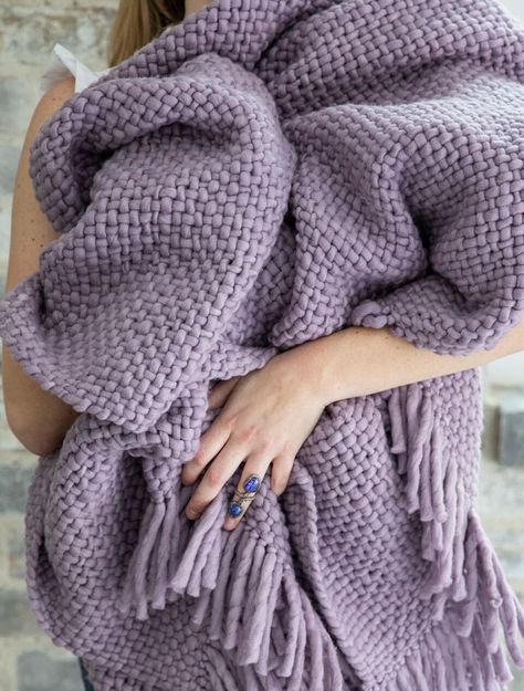 Hand Weave Blanket, Chunky Blankets, Blanket With Tassels, Super Scarf, Hand Woven Blanket, Colorful Blanket, Woven Blankets, Crochet For Beginners Blanket, Crochet Blanket Designs