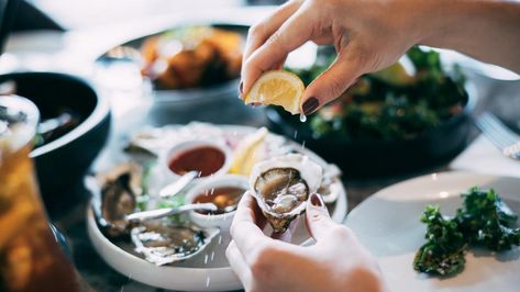 Foods High In Zinc, Zinc Foods, Eating Oysters, Cooked Oysters, Zinc Rich Foods, Shucking Oysters, Raw Oysters, Best Seafood Restaurant, Seafood Restaurants