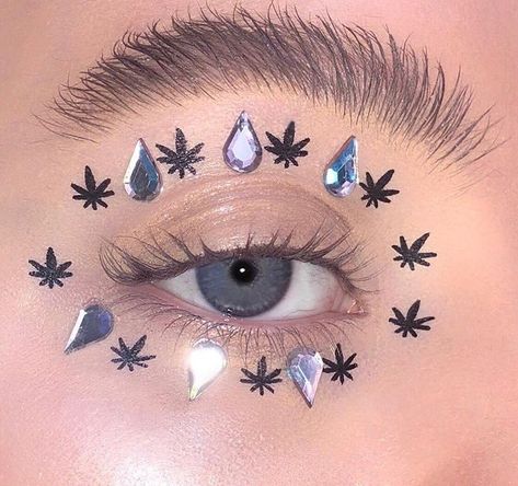 Gem Makeup, Makeup Looks, Gems, Makeup, Beauty, Instagram, Make Up, Make Up Looks