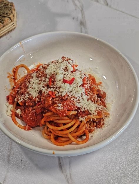 Wedding Spaghetti, Italy Spaghetti, Amatriciana Recipe, Spaghetti All Amatriciana, Pork Cheeks, All Amatriciana, Garlic Butter Sauce, How To Cook Shrimp, Authentic Italian