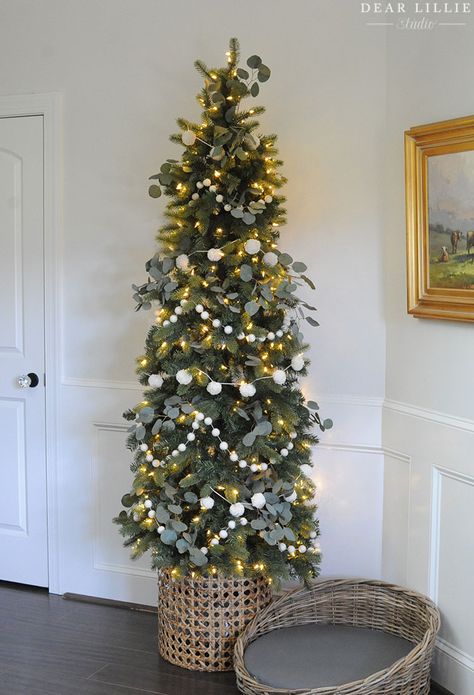 Christmas Tree Apartment Small Spaces, Simple Pencil Tree Decor, Christmas Tree Ideas Mini, Christmas Pencil Tree Ideas Decorating, Decorating Small Christmas Tree Ideas, 4.5 Ft Christmas Tree Ideas, Narrow Christmas Tree Ideas, Slim Tree Decorating Ideas, Little Christmas Tree Ideas