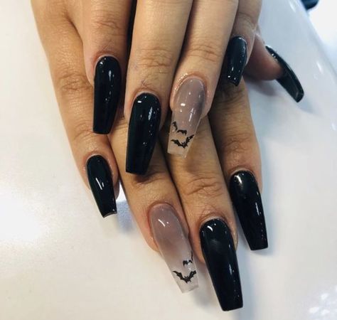 Twilight Marathon, Halloween Nail Art Ideas, Black Halloween Nails, Holloween Nails, Nails Inspired, Halloween Acrylic Nails, Black Acrylic Nails, Gothic Nails, Edgy Nails