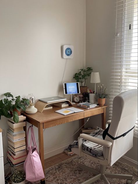 Living Room Desk Space, Muji Desk Setup, Small Home Desk Setup, Muji Room Aesthetic, Ilea Desk, Wfh Setup Small Space, Small Space Desk Setup, Study Desk In Bedroom Small Spaces, Ikea Room Aesthetic